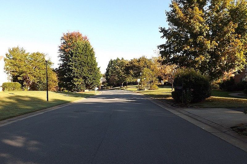 2nd image of 1452 Ridgemere Ln