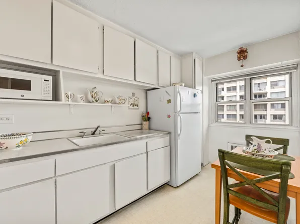 609 Columbus Avenue 14C image 3 of 7