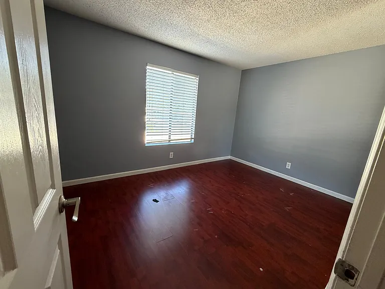96 Streamwood — Photo 3