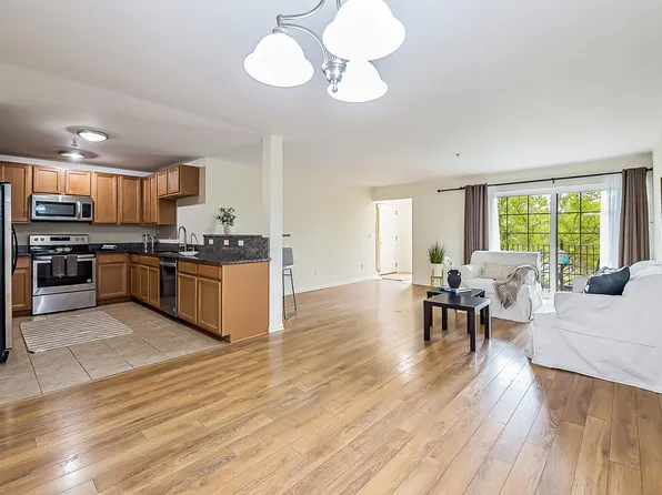 120 W Oakbrook Dr, Ann Arbor, MI 48103