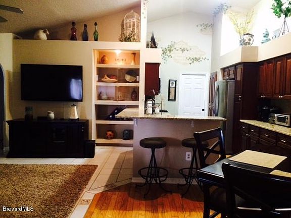 5th image of 1350 Richwood Cir