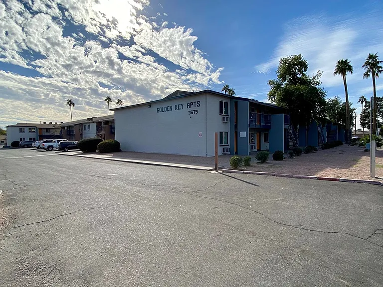 Golden Key Apartments — Photo 18