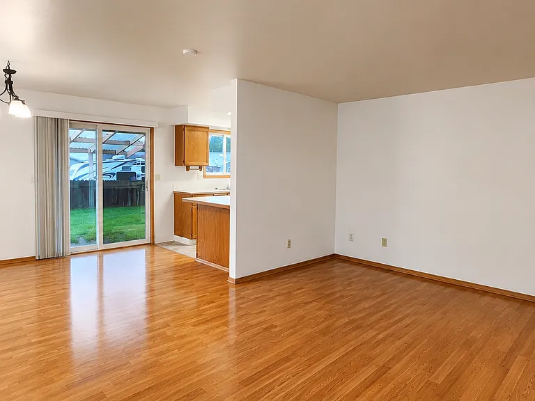 2330 Adkins Ct — Photo 3