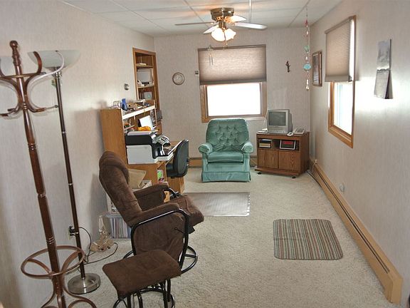 5th image of 305 W College St