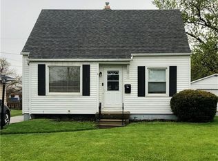 2564 Cawdor Rd, Oregon, OH 43616