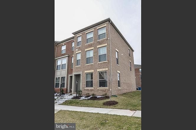 1st image of 42243 Hampton Woods Ter
