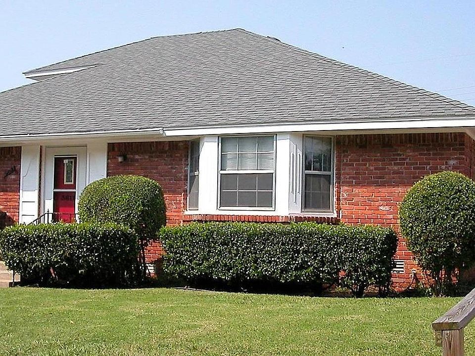 3611 Drexel, the northern side of a duplex unit.