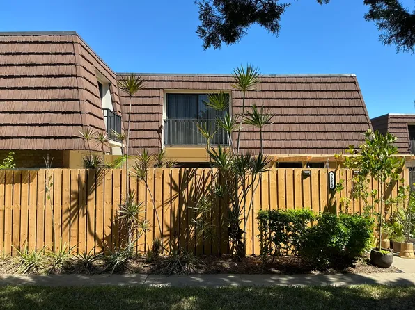 2210 22nd Ln, Palm Beach Gardens, FL 33418