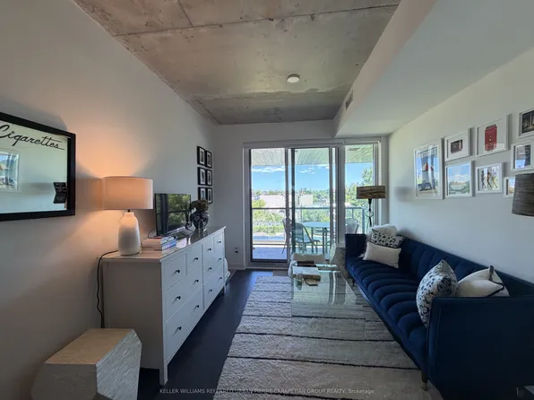 57 Brock Ave #413, Toronto, ON M6K 0H3