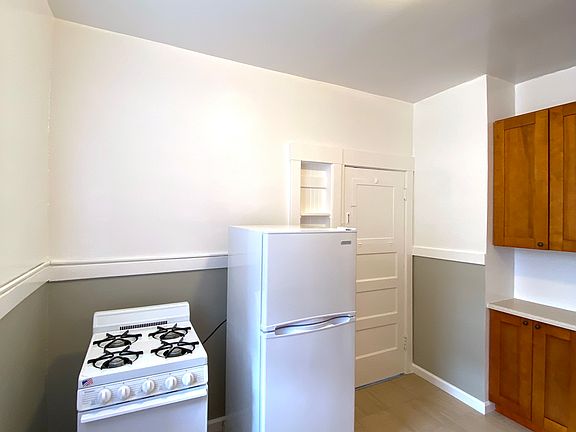 3rd image of 730 Ofarrell St APT 12
