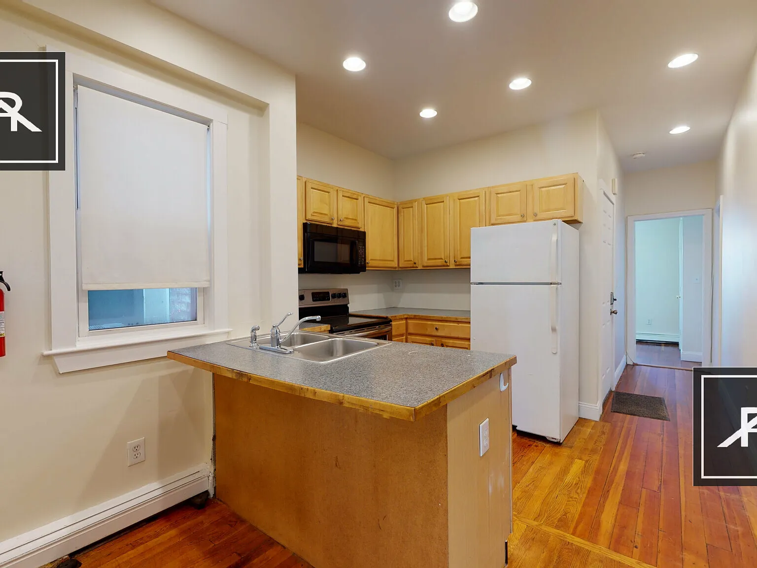 4 bed, 2.0 bath, 1200 sqft, $3,100 — Photo 3