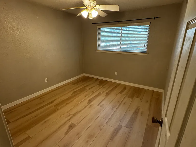 1601 White Oak Ct — Photo 7