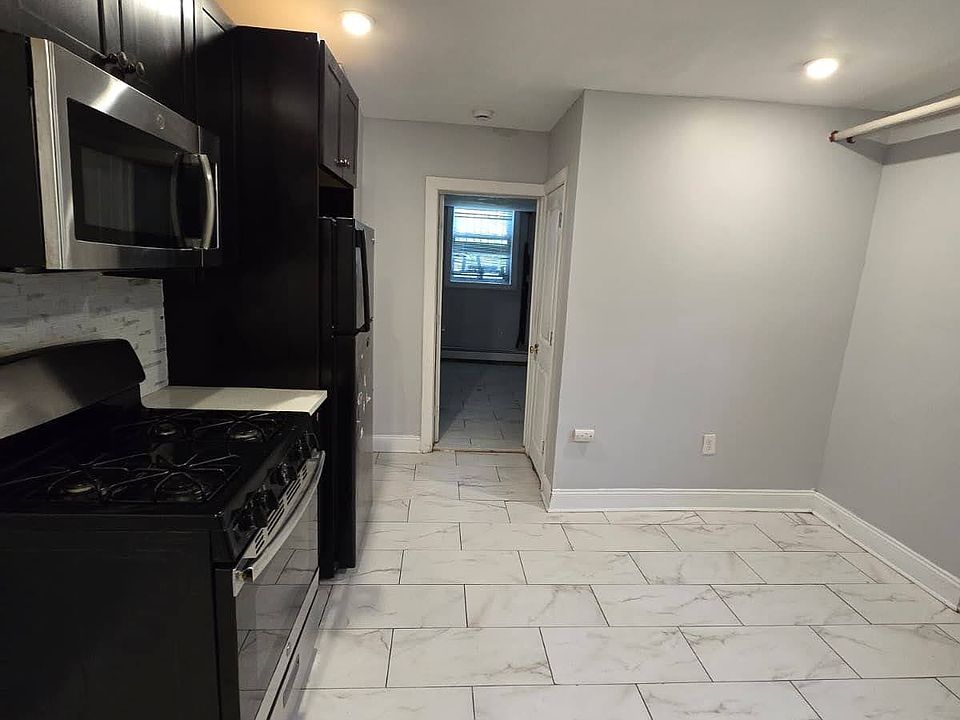 1st image of 204 Bidwell Ave #1R