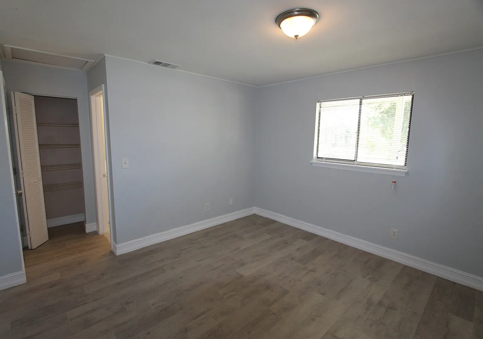 2445 TD — Photo 2