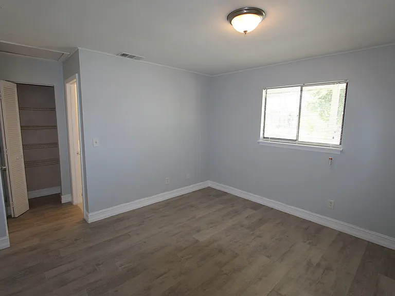 2445 Thomasson Dr — Photo 4