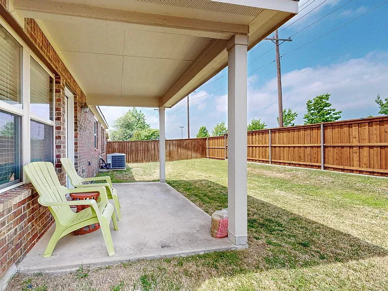 9412 Caliente Dr — Photo 39
