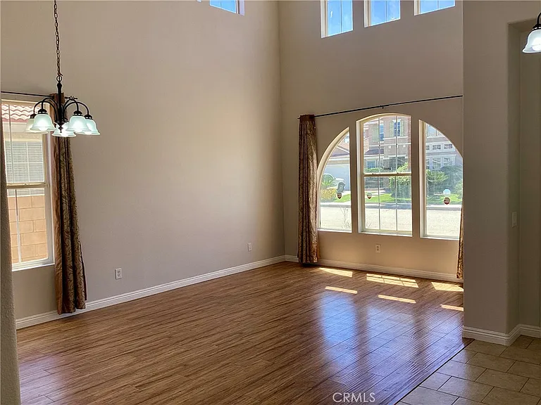 3537 Fairgreen Ln — Photo 2