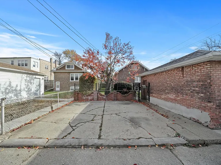 1542 S 60th Ct — Photo 14