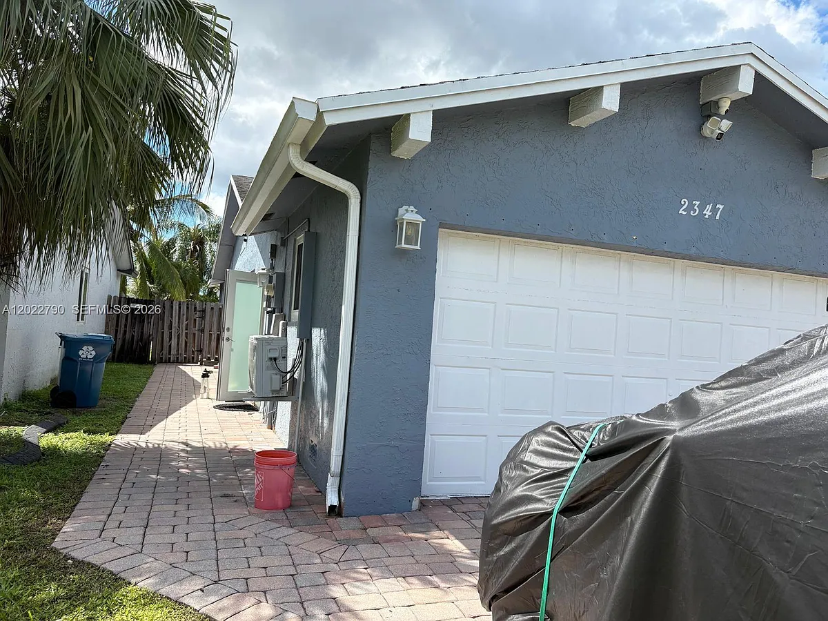 Building Photo - 2347 NW 107th Ave #B