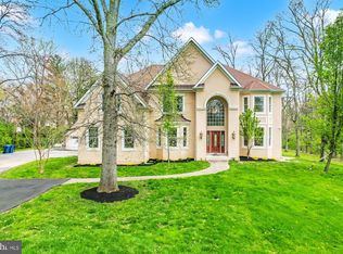 916 N Surrey Dr, Ambler, PA 19002