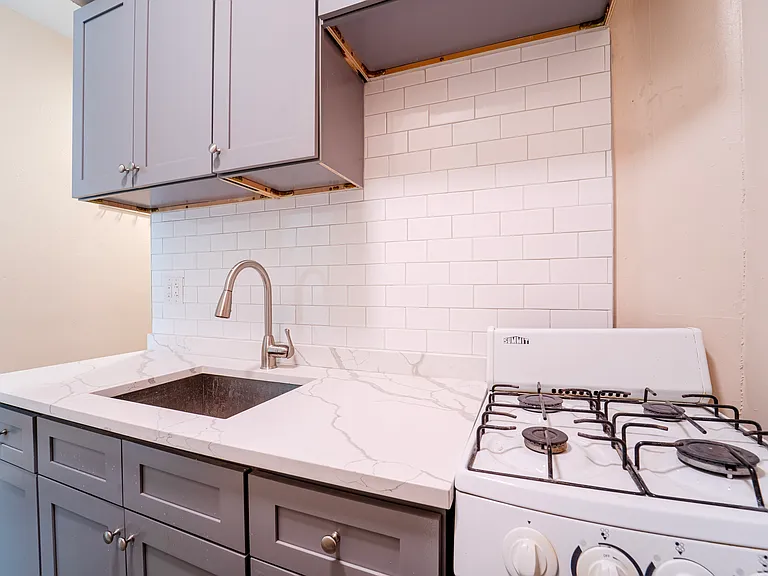 908 N 41st St #2R — Photo 8