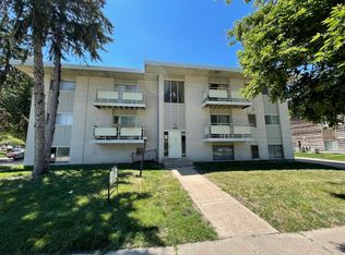 2445 E St, Lincoln, NE 68510