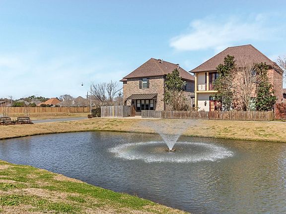 4th image of 400 Harbor Bend Blvd