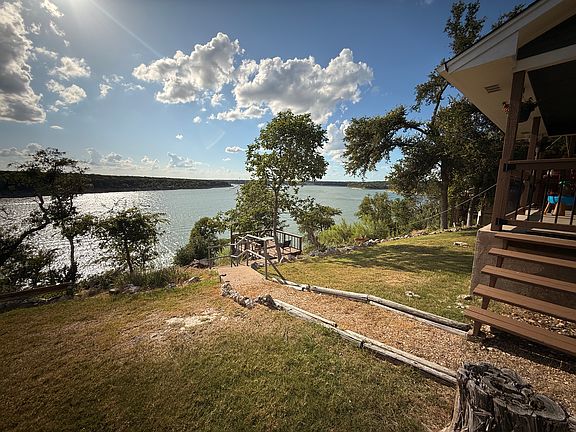 2nd image of 5056 Lakeaire Cir