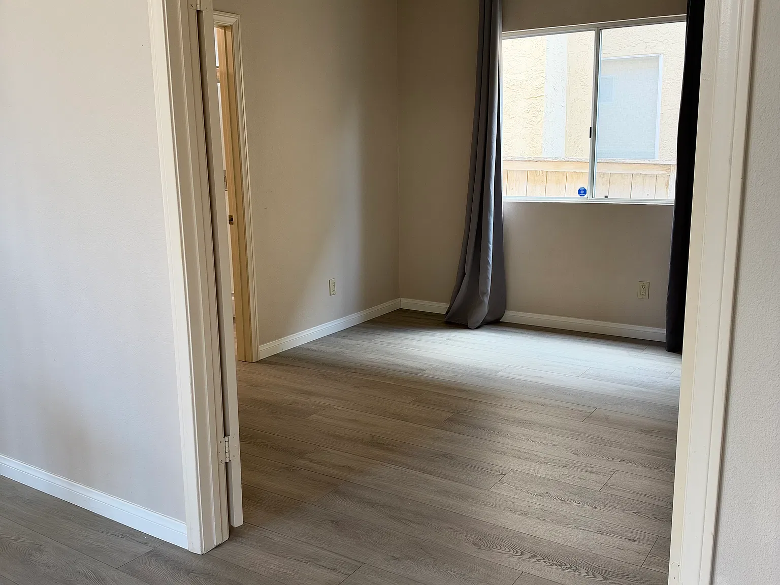 4 bed, 2427 sqft, $5,000 — Photo 3