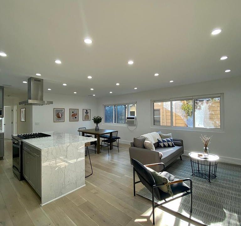 1st image of 638 Pier Ave