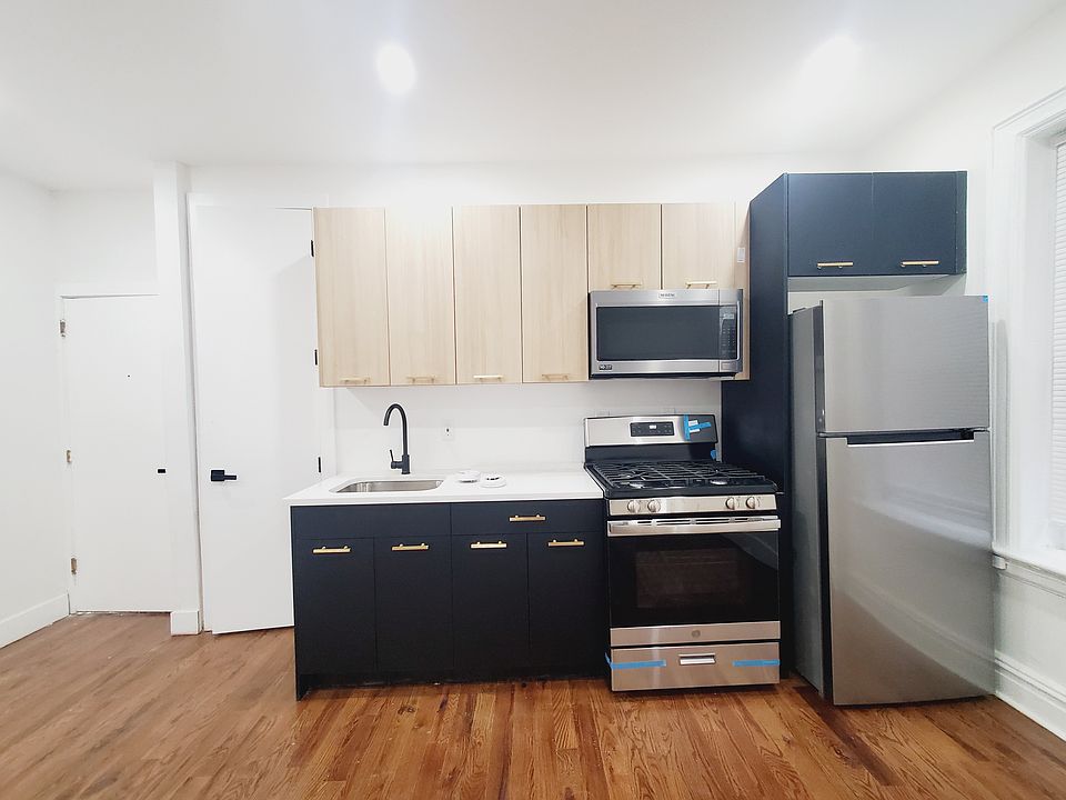 1st image of 381 Danforth Ave APT 6