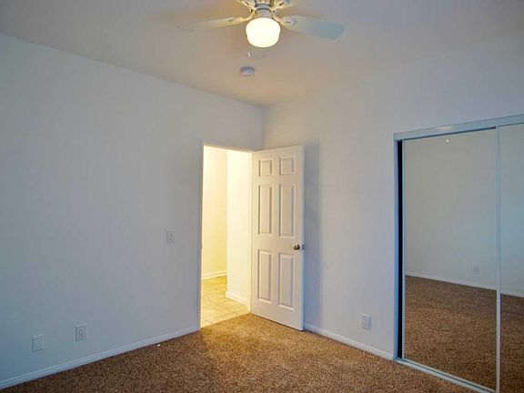 3rd image of 1329 E Ocean Blvd