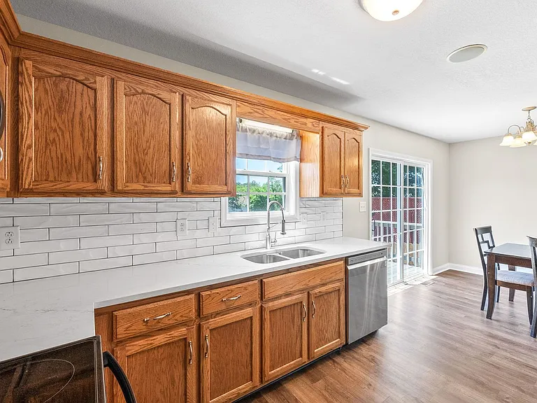 680 Foxfield Dr — Photo 14