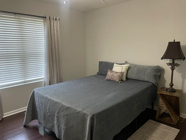 Ashland Manor Dr — Photo 7