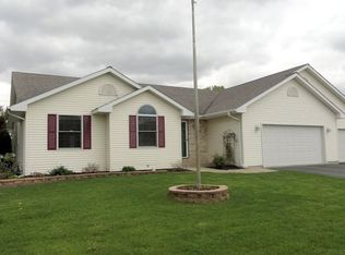 1608 Westgate Ct, Rochelle, IL 61068