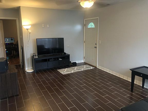 3rd image of 11H Fernwood Dr #H