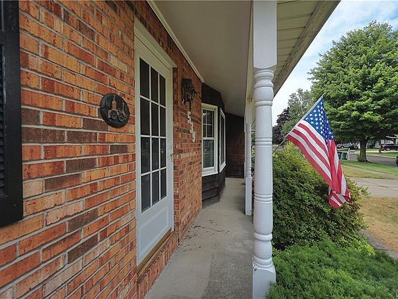 3rd image of 539 Fairmont Ave