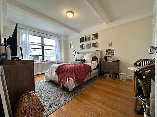 Rented by Green Home NY Realty LLC | media 9