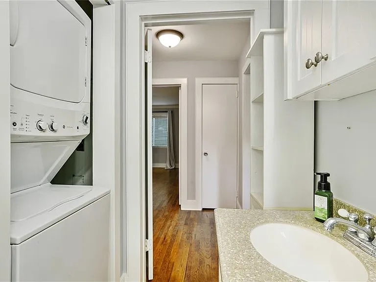 1466 E Rock Springs Rd NE — Photo 17
