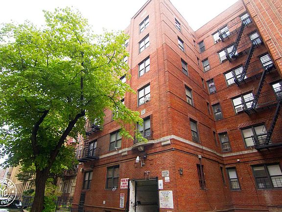 5th image of 100 E 21st St APT 319