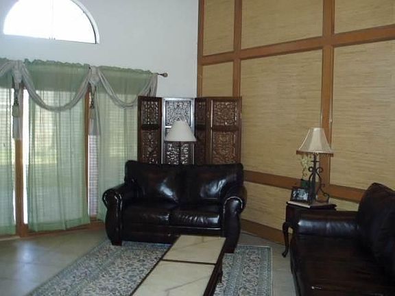 2nd image of 1018 Meadowvale Dr