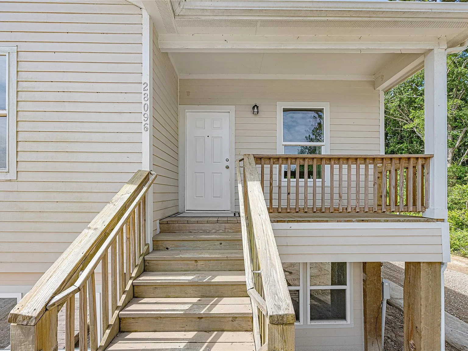 2 bed, 2.0 bath, 1400 sqft, $1,350 — Photo 3