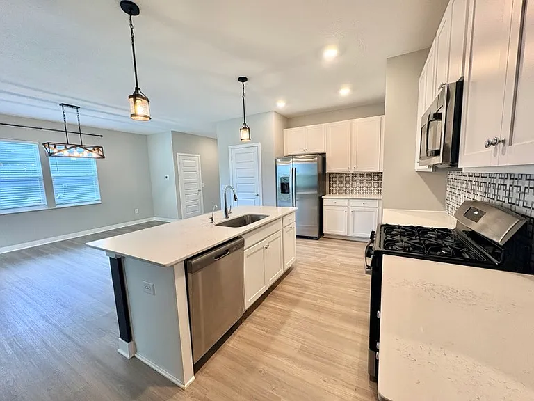 3694 Locust Dr — Photo 10