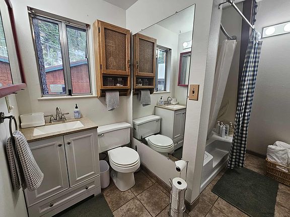 Upstairs bathroom