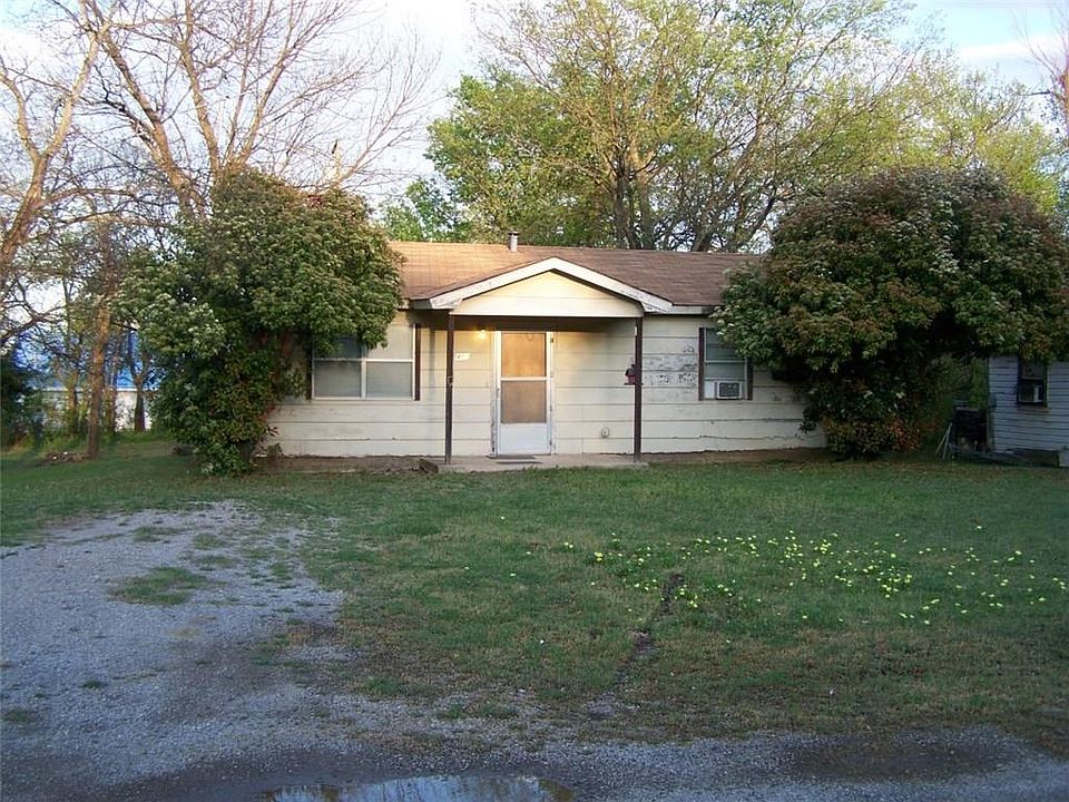 1st image of 408 S Montie Ave