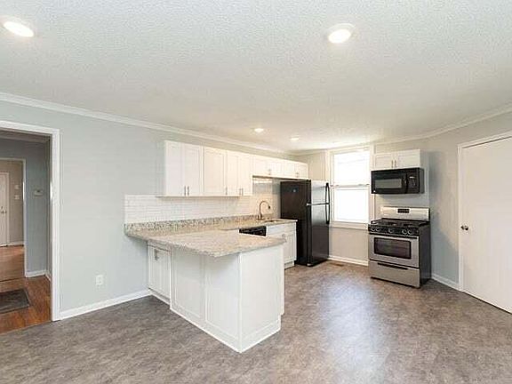 4th image of 3449 Whitney St