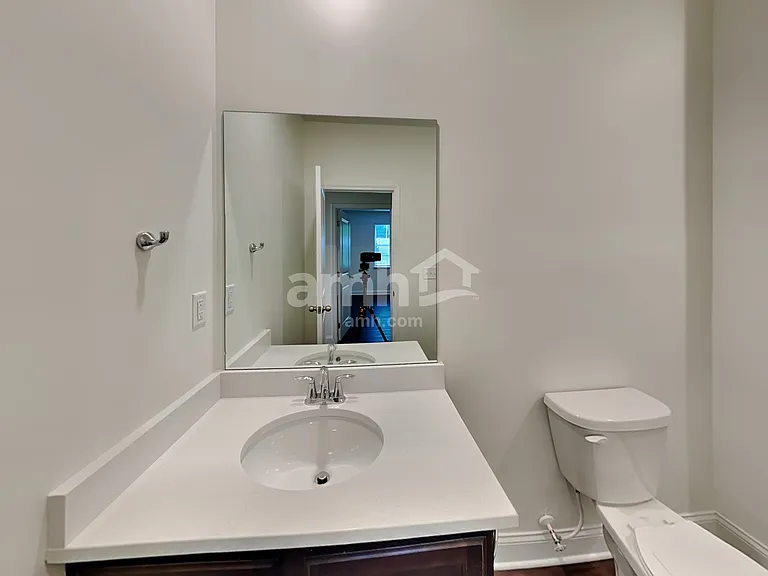 719 Carnaby Ln — Photo 19