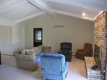 3rd image of 18590 Canterbury Dr
