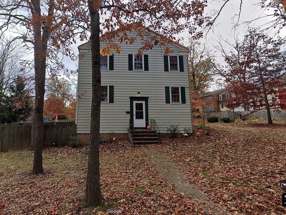 2nd image of 202 Huntington Ln
