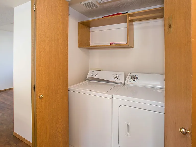 105 Pullman Ct — Photo 13